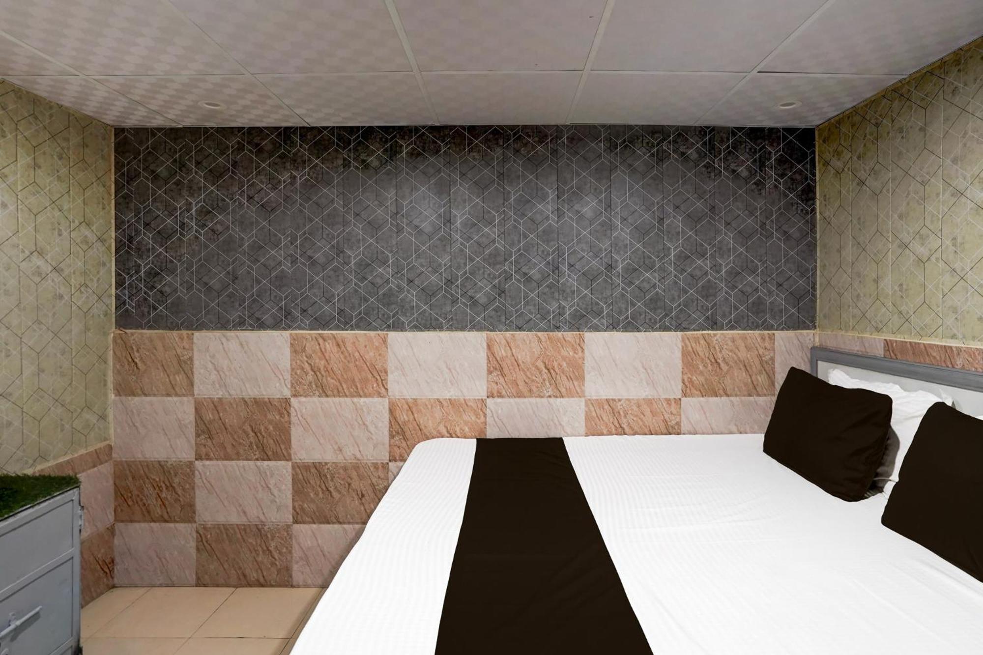 Hotel O Anant Газиабад Экстерьер фото