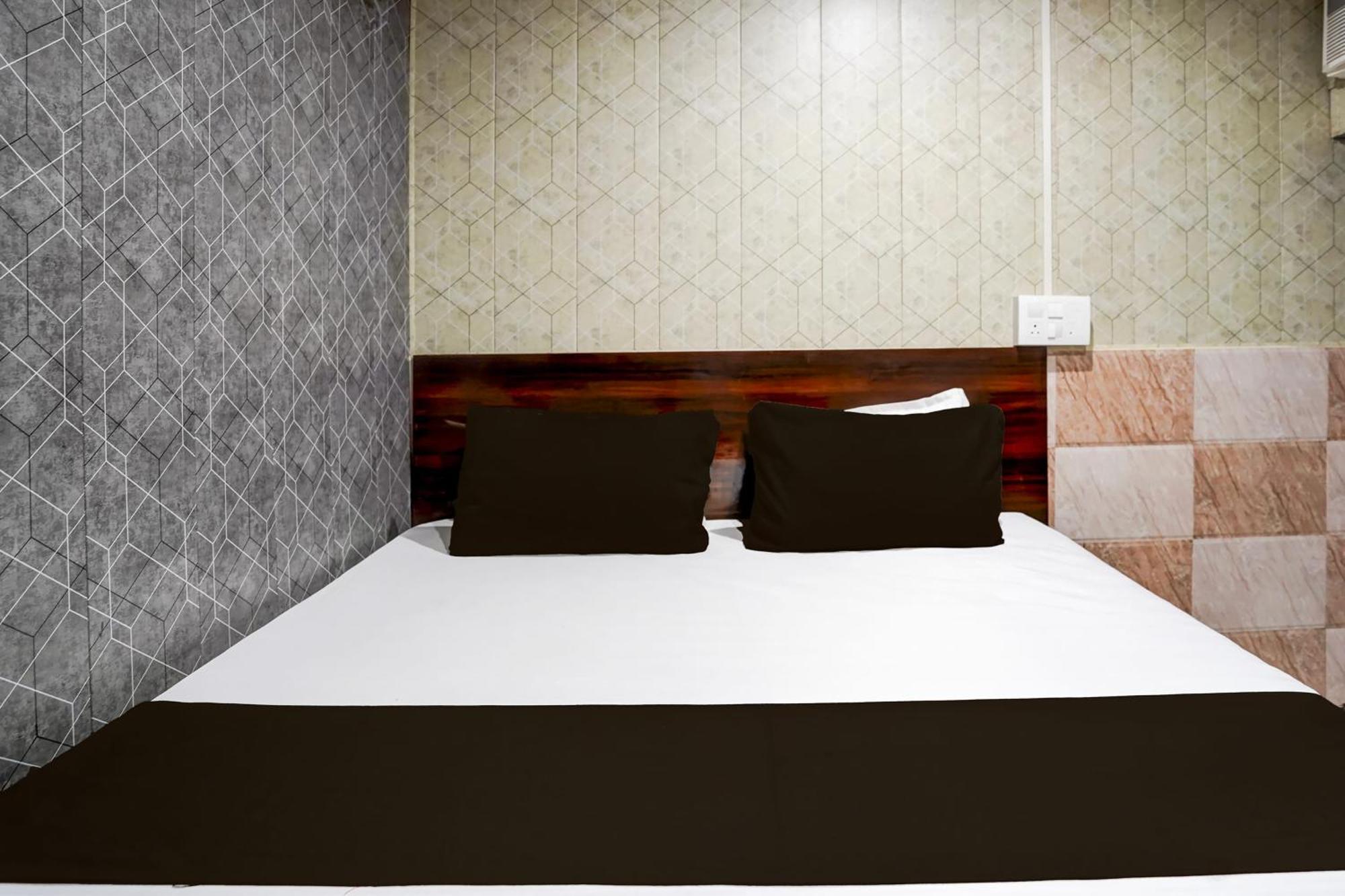 Hotel O Anant Газиабад Экстерьер фото
